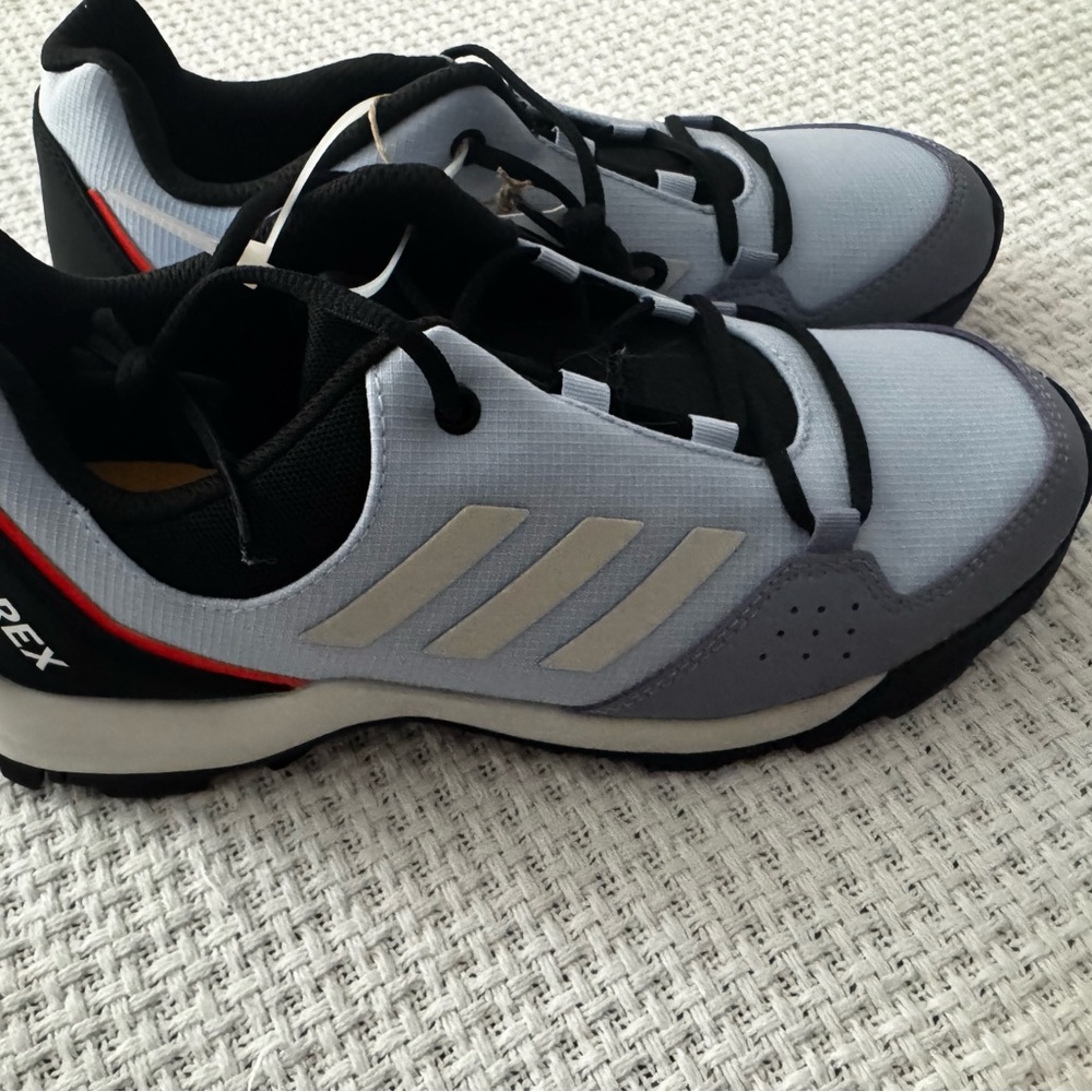 Adidas Men's Light Gray and Black Athletic Shoes